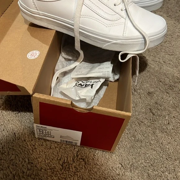 LIKE NEW! Leather Vans Old Skool - Picture 2 of 3